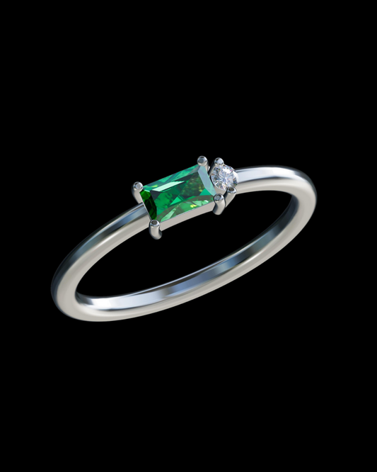 Becky Dainty Ring Emerald Silver